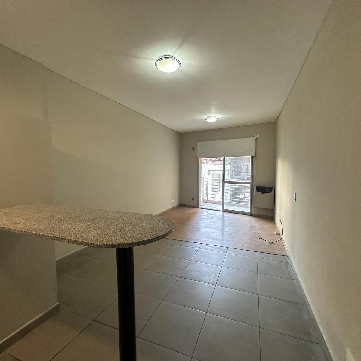 Alquiler - Dorrego / Av. Pellegrini - 1 amb