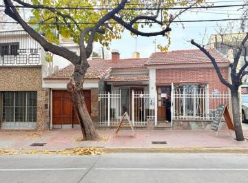Casa · 193m² · 5 Ambientes · 1 Cochera · Venta de Casa en Capital, Mendoza