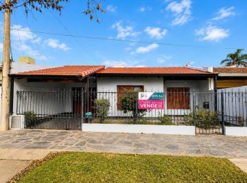 Casa · 400m² · 5 Ambientes · 1 Cochera · Casa en Barrio Belgrano