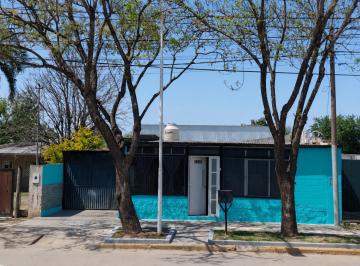 Casa · 315m² · 6 Ambientes · 1 Cochera · Casa en Barrio Italia