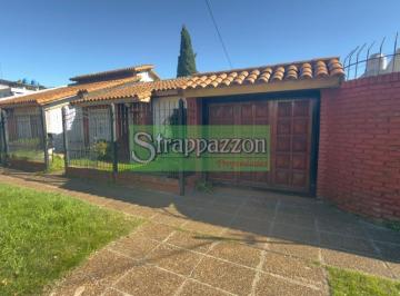 Casa · 120m² · 4 Ambientes · 1 Cochera · Venta Casa Villa Luzuriaga. 4 Amb. Apto Credito