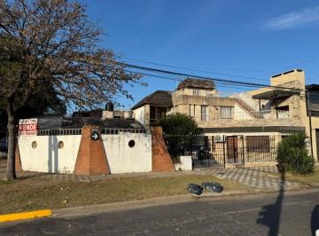 Casa · 120m² · 7 Ambientes · 2 Cocheras · Venta - Pellegrini y Matienzo - Ideal Emprendimiento Comercial