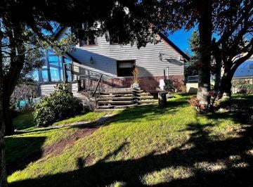 Casa · 224m² · 7 Ambientes · 2 Cocheras · Venta Casa Jardín Botánico Bariloche