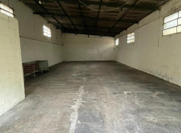 Bodega-Galpón · 200m² · 6 Ambientes · Galpón Mas Oficinas en Alquiler