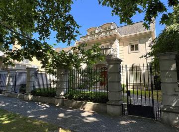 Casa · 600m² · Casa en Venta en Acassuso, San Isidro, G. B. a. Zona Norte
