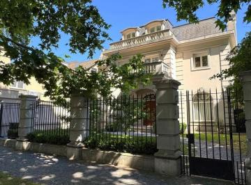 Casa · 600m² · Casa en Venta en Acassuso, San Isidro, G. B. a. Zona Norte