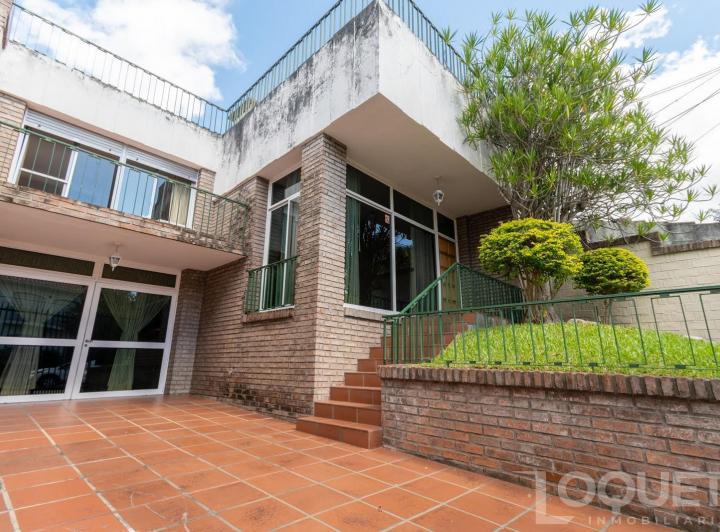Casa · 283m² · 6 Ambientes · 1 Cochera