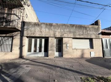 Casa · 110m² · 3 Ambientes · 1 Cochera · En Venta - Casa 2 Dorm. con Cochera y Patio - Barrio Parque Casado