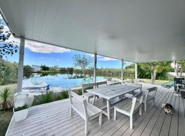Casa · 1000m² · 5 Ambientes · Venta Casa de Categoría en Berisso