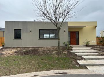 Casa · 149m² · 4 Ambientes · 3 Cocheras · Casa en Venta - San Pablo