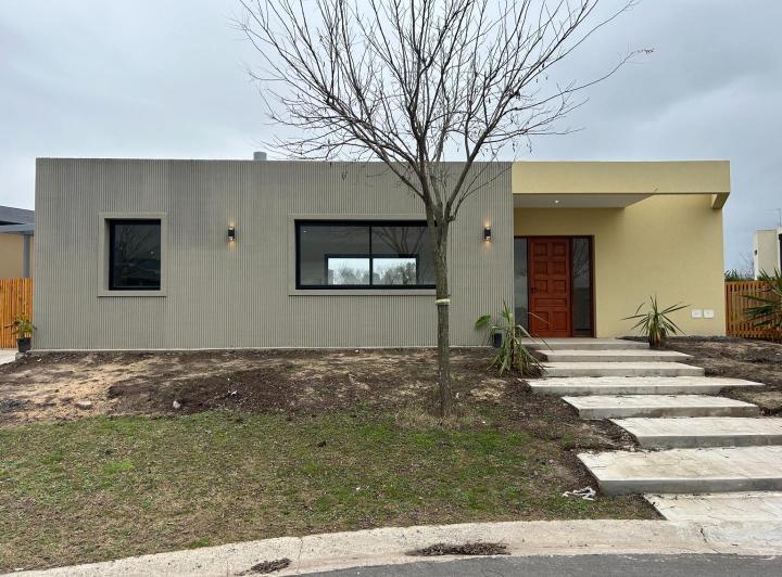 Casa · 149m² · 4 Ambientes · 3 Cocheras