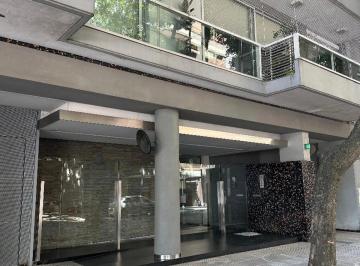 Departamento de 3 ambientes, Palermo · Depto 3 Ambientes en Semipiso Al Frente con Cochera y Baulera. Excelente Estado