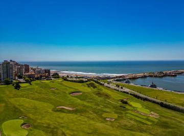 Departamento · 140m² · 4 Ambientes · 1 Cochera · 4 Amb de Categoria Frente Al Mar y Golf - Playa Grande