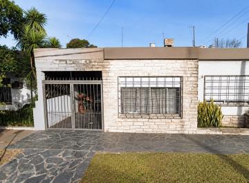 PH · 70m² · 3 Ambientes · 1 Cochera · Casa PH 3 Ambientes - Ituzaingó Norte