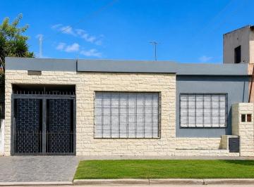 PH · 70m² · 3 Ambientes · 1 Cochera · Casa PH 3 Ambientes - Ituzaingó Norte