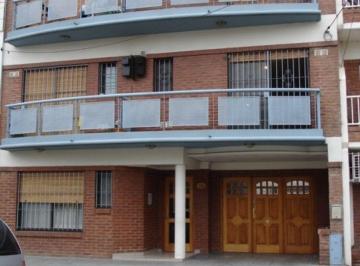 Departamento de 3 ambientes, Avellaneda · Departamento de 60 m² con 2 Dorm. en Venta en Wilde con Cochera
