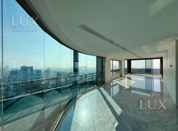 Casa · 200m² · 5 Ambientes · 1 Cochera · Penthouse en Venta con Tres Habitaciones Terraza y Piscina en Capital Federal