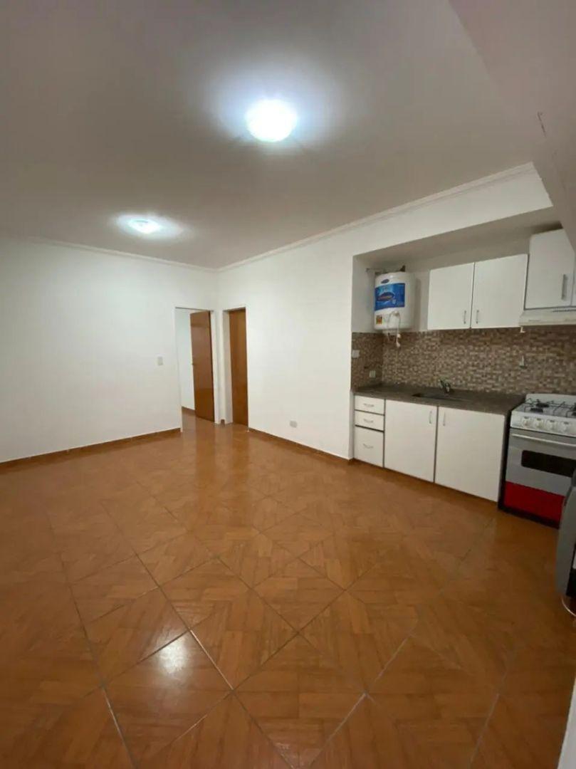 Almafuerte 962, Villa Luzuriaga