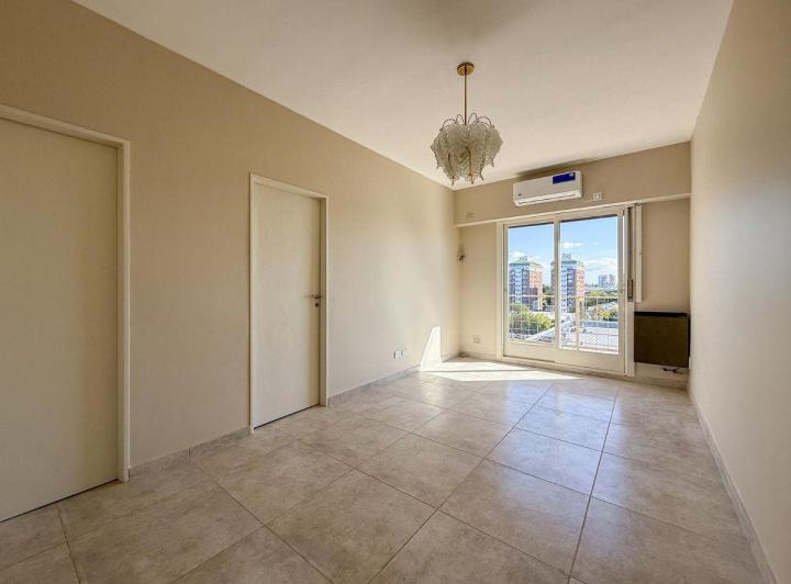 Alquiler Departamento 2 Ambientes con Balcón en Versalles