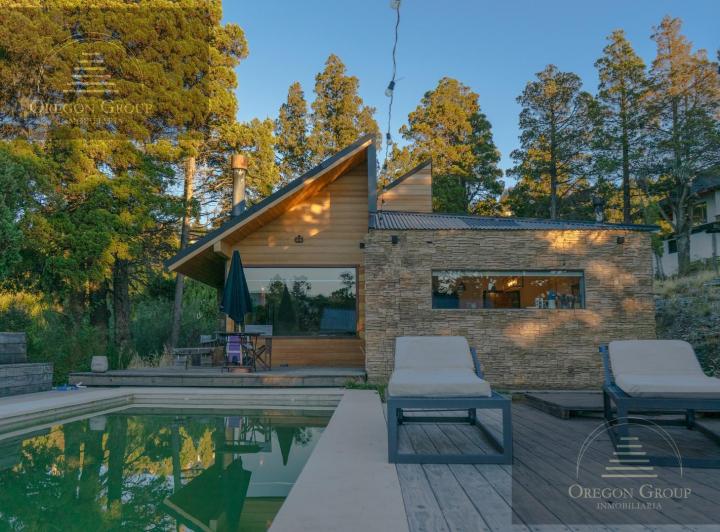 Casa · 2700m² · 5 Ambientes