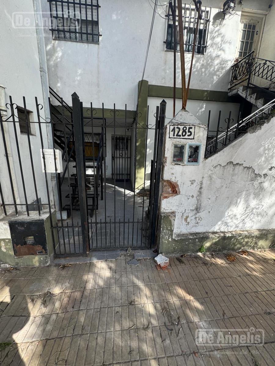 Parana al 1200,  Morón, Morón