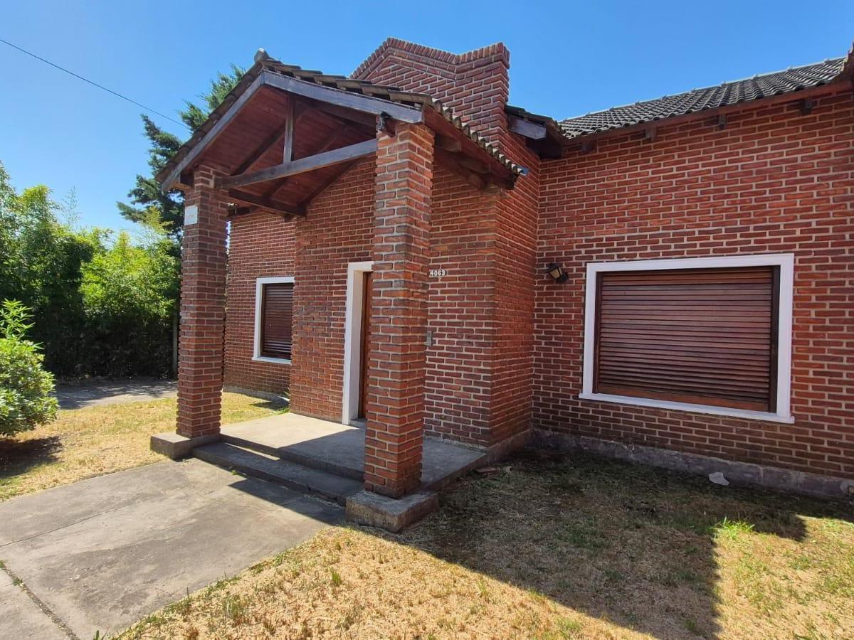 Casa en Venta, en una Planta, Amplio Parque –133 Entre 491 y 492 - Gorina