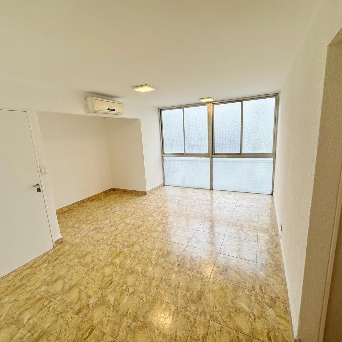 Carlos Casares al 2800