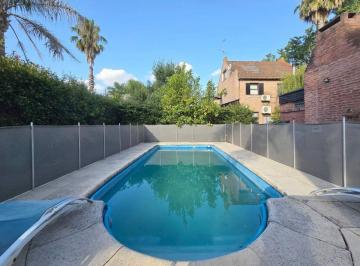 Casa · 215m² · 5 Ambientes · 2 Cocheras · Venta Casa 5 Amb. Parque y Pileta - Bco Provincia