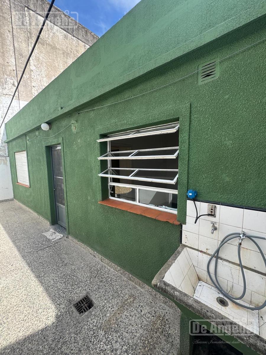 (A) Hipolito Yrigoyen al 500, Morón, GBA Oeste