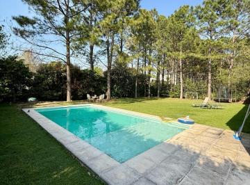 Casa · 146m² · 4 Ambientes · 1 Cochera · Pileta - Bajada Nautica - Barrio Privado - Seguridad - Club House - Alquiler Permanente