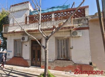 Casa · 187m² · 6 Ambientes · 1 Cochera · Casa Multifamiliar en Remedios de Escalada, Lanus