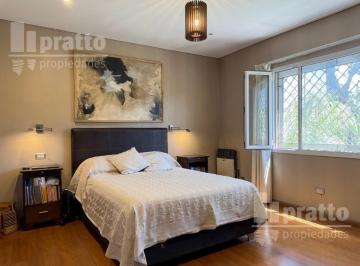 Casa · 164m² · 5 Ambientes · 2 Cocheras · Casa en 2 Plantas, Excelente Ubicacion