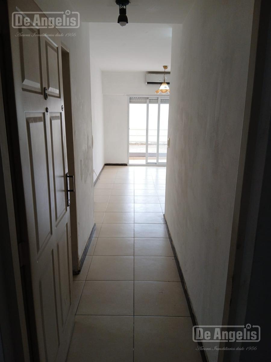 Munilla  al 900 Piso 1