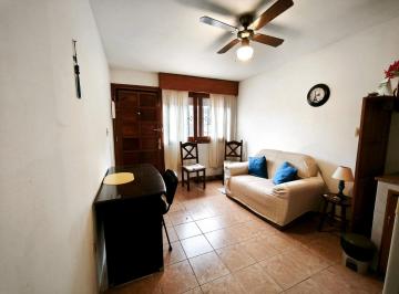 Casa · 48m² · 3 Ambientes · Apartamento 1 Dormitorio Centrico, Amoblado.