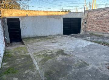 Casa de 3 ambientes, Lomas de Zamora · Casa 3 Ambientes en Lote Propio de 212 m² con Amplio Fondo y Entrada Para Vehículos | Temperley