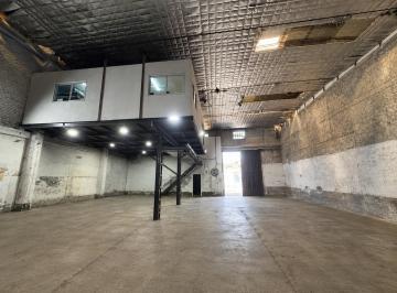 Bodega-Galpón · 930m² · Galpón Industrial con Excelente Conectividad y Rápido Acceso a Autopistas | Avellaneda
