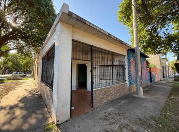 Casa · 180m² · 4 Ambientes · 1 Cochera · Venta Casa 3 Dorm. con Patio Oportunidad