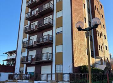 Departamento · 40m² · 2 Ambientes · 1 Cochera · Venta Dpto. 2 Amb. a Dos Cuadras del Mar!