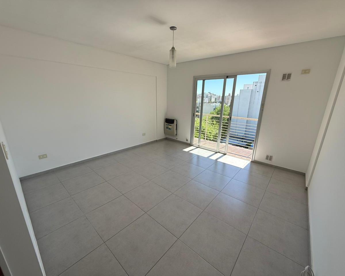 Departamento en Alquiler en 13 Entre 62 y 63