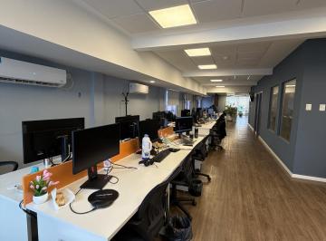Oficina comercial · 200m² · 3 Ambientes · 2 Cocheras · Oficina en Macrocentro