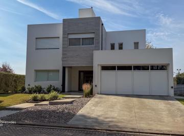 Casa · 284m² · 6 Ambientes · 2 Cocheras · Oportunidad Casa 4 Dorm. - Aguadas Barrio Cerrado - Funes | Venta