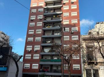 Departamento de 4 ambientes, Almagro · Departamento 4 Ambientes Al Frente C/cochera y Baulera