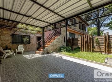 PH · 153m² · 3 Ambientes · 1 Cochera · Venta Hermoso PH 3 Ambientes con Quincho Parrilla y Cochera. San Isidro