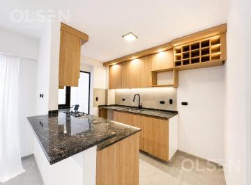 Departamento · 70m² · 2 Ambientes · Venta Piso Completo 1 Dormitorio con Patio - Totalmente Renovado - Centro
