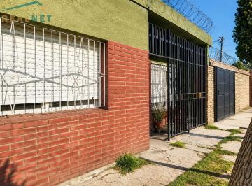 Casa · 106m² · 3 Ambientes · 2 Cocheras · Casa 3 Ambientes en Venta con Cochera y Quincho en La Tablada