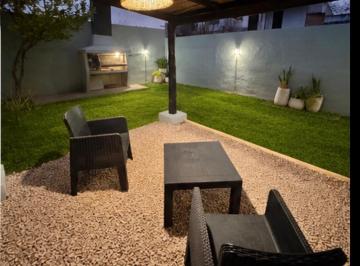 Casa · 75m² · 3 Ambientes · Venta Duplex 3amb con Jardin Cochera Renovado Ituz