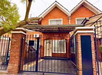 Casa · 75m² · 3 Ambientes · Venta Duplex 3amb con Jardin Cochera Renovado Ituz