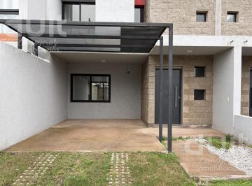 Casa · 95m² · 3 Ambientes · 1 Cochera · Duplex de 2 Dorm. en Alquiler en Solares de Manantiales