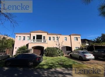 Casa · 450m² · 7 Ambientes · 7 Cocheras · Casa a La Laguna con Vistas Unicas, 4 Dorm., Pileta, Gran Parque