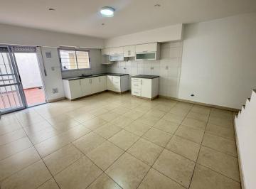 Casa · 105m² · 4 Ambientes · 1 Cochera · Casa Echesortu. Lavalle y Pje Suarez. Patio. Cochera. Apta Credito